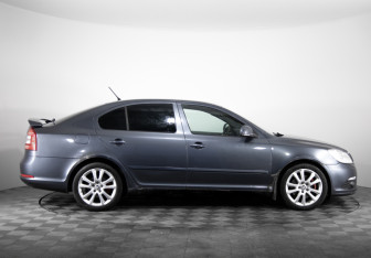 Подержанный автомобиль Skoda Octavia RS Liftback 2011 года (4 фото)