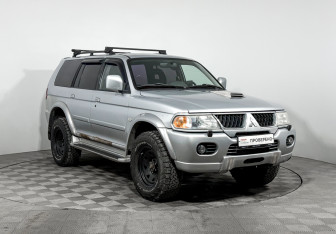 Подержанный автомобиль Mitsubishi Pajero Sport 2008 года (3 фото)