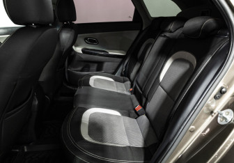 Подержанный автомобиль Kia Ceed Wagon 2017 года (10 фото)