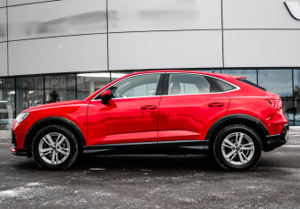 Подержанный автомобиль Audi Q3 Sportback 2020 года (10 фото)