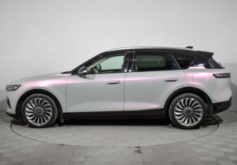 Подержанный автомобиль Voyah Free 2023 года (8 фото)