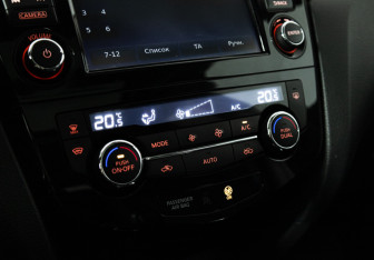 Подержанный автомобиль Nissan X-Trail 2018 года (18 фото)