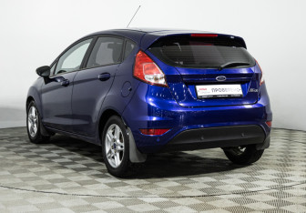 Подержанный автомобиль Ford Fiesta Hatchback 2016 года (7 фото)