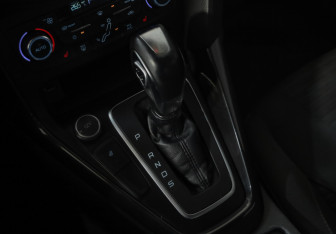 Подержанный автомобиль Ford Focus Hatchback 2016 года (17 фото)