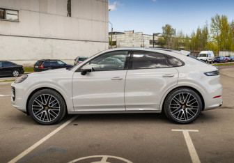 Новый Porsche Cayenne 2025 (4 фото)