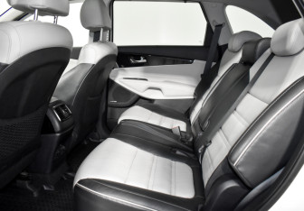 Подержанный автомобиль Kia Sorento 2019 года (13 фото)