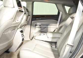 Подержанный автомобиль Cadillac SRX 2014 года (17 фото)