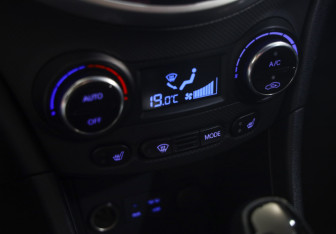 Подержанный автомобиль Hyundai Solaris Sedan 2014 года (13 фото)