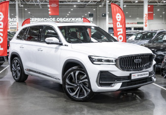 Подержанный автомобиль Geely Monjaro 2023 года (4 фото)