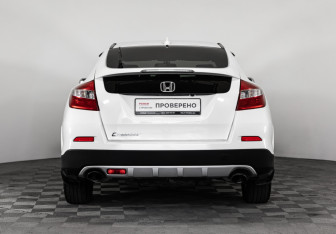 Подержанный автомобиль Honda Crosstour 2013 года (6 фото)