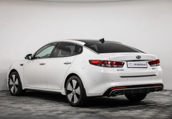 Подержанный автомобиль Kia Optima Sedan 2017 года (7 фото)