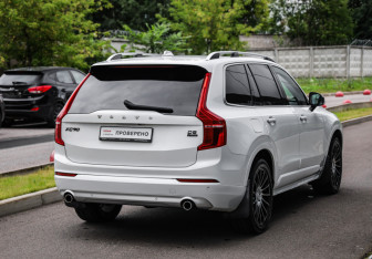 Подержанный автомобиль Volvo XC90 2019 года (6 фото)