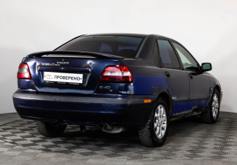 Подержанный автомобиль Volvo S40 2001 года (5 фото)