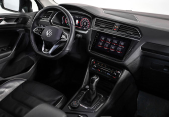 Подержанный автомобиль Volkswagen Tiguan 2021 года (9 фото)