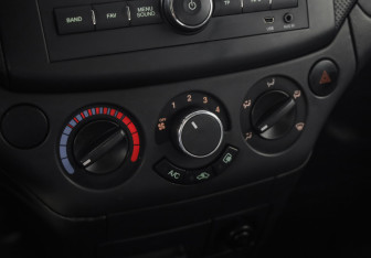 Подержанный автомобиль Chevrolet Aveo Sedan 2010 года (14 фото)