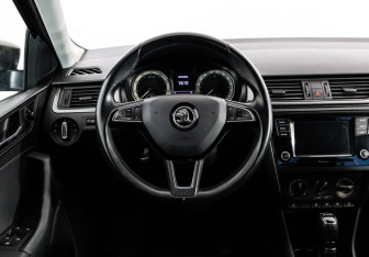 Подержанный автомобиль Skoda Rapid Liftback 2019 года (11 фото)
