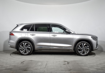 Подержанный автомобиль Geely Monjaro 2024 года (4 фото)