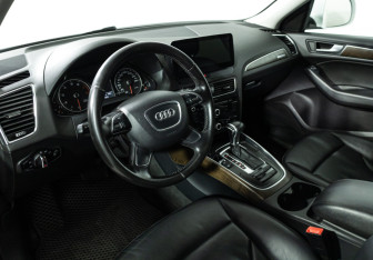 Подержанный автомобиль Audi Q5 2012 года (11 фото)