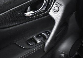 Подержанный автомобиль Nissan X-Trail 2018 года (15 фото)