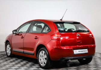 Подержанный автомобиль Citroen C4 Hatchback 2010 года (7 фото)