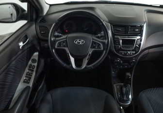 Подержанный автомобиль Hyundai Solaris Sedan 2014 года (10 фото)