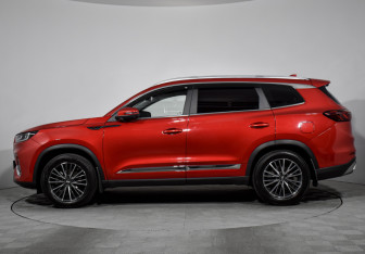 Подержанный автомобиль Chery Tiggo 8 Pro 2022 года (8 фото)