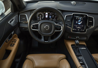 Подержанный автомобиль Volvo XC90 2020 года (14 фото)