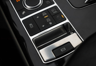 Подержанный автомобиль Land Rover Range Rover 2016 года (23 фото)