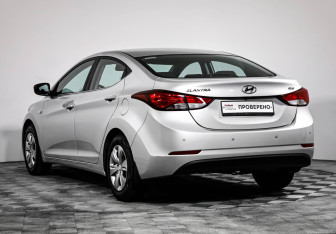 Подержанный автомобиль Hyundai Elantra Sedan 2015 года (7 фото)