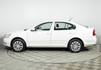 Подержанный автомобиль Skoda Octavia Liftback 2013 года (8 фото)