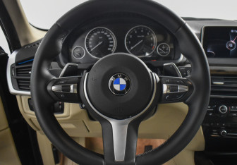 Подержанный автомобиль BMW X5 2014 года (16 фото)
