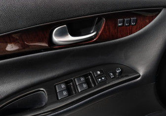 Подержанный автомобиль Infiniti QX50 2013 года (10 фото)