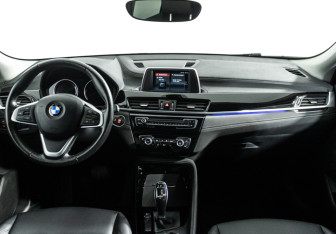 Подержанный автомобиль BMW X2 2018 года (13 фото)