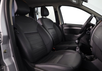 Подержанный автомобиль Renault Duster 2018 года (12 фото)