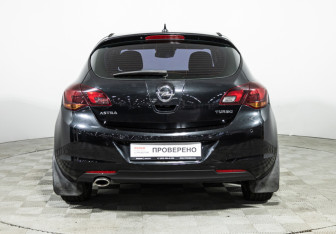 Подержанный автомобиль Opel Astra Hatchback 2012 года (6 фото)