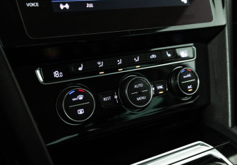 Подержанный автомобиль Volkswagen Passat Sedan 2018 года (19 фото)