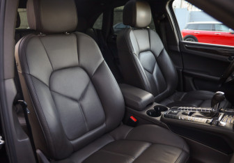 Подержанный автомобиль Porsche Macan 2016 года (26 фото)