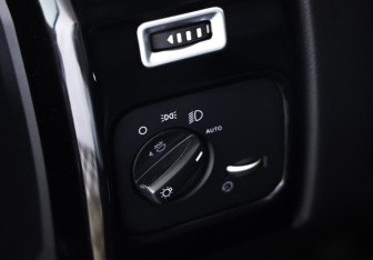 Подержанный автомобиль Land Rover Discovery 2008 года (19 фото)