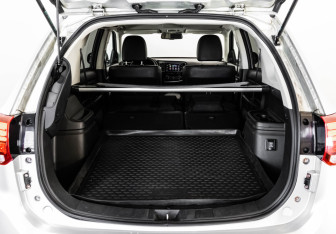 Подержанный автомобиль Mitsubishi Outlander 2018 года (26 фото)