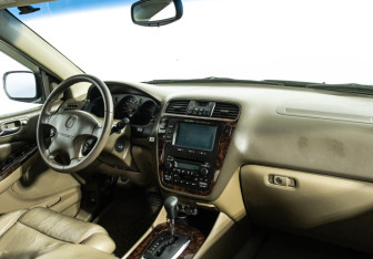 Подержанный автомобиль Acura MDX 2001 года (9 фото)
