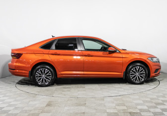 Подержанный автомобиль Volkswagen Jetta Sedan 2020 года (4 фото)