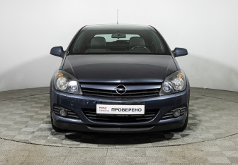 Подержанный автомобиль Opel Astra Hatchback 2010 года (2 фото)
