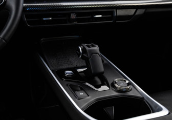 Подержанный автомобиль Haval H3 2024 года (16 фото)