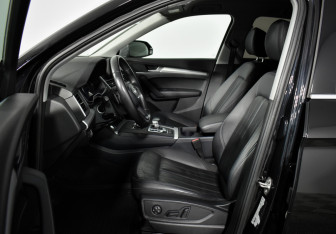 Подержанный автомобиль Audi Q5 2017 года (10 фото)