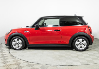 Подержанный автомобиль MINI Hatch 2020 года (8 фото)
