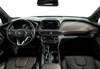 Подержанный автомобиль Hyundai Santa Fe 2019 года (13 фото)