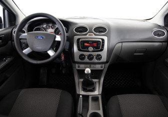 Подержанный автомобиль Ford Focus Wagon 2010 года (9 фото)
