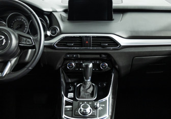 Подержанный автомобиль Mazda CX-9 2018 года (14 фото)