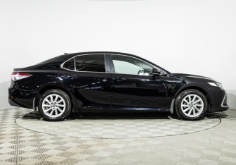Подержанный автомобиль Toyota Camry Sedan 2021 года (4 фото)
