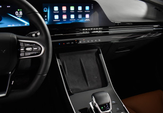 Подержанный автомобиль Omoda C5 2023 года (19 фото)